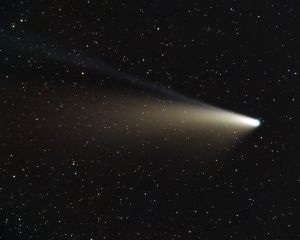 Komet C/2020 F3 (NEOWISE), fotografiert am 22. Juli