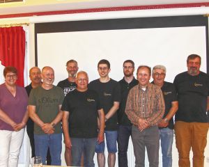 Die Vorstandschaft der Sternenfreunde Dieterskirchen nach der Neuwahl 2022 zusammen mit B&uuml;rgermeisterin Anita Forster (links)